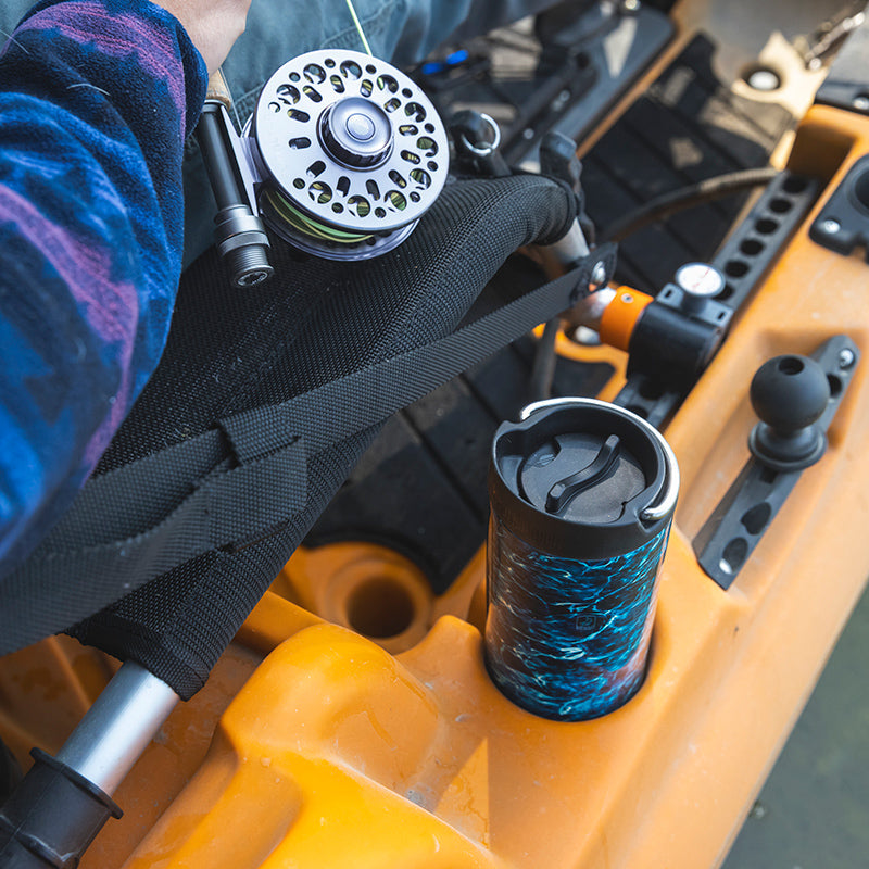 16oz-tkwide-with-cafe-cap-mossy-oak-d9 16oz_tumbler_mossyoak_bass_cafe_kayak_top_square.jpg