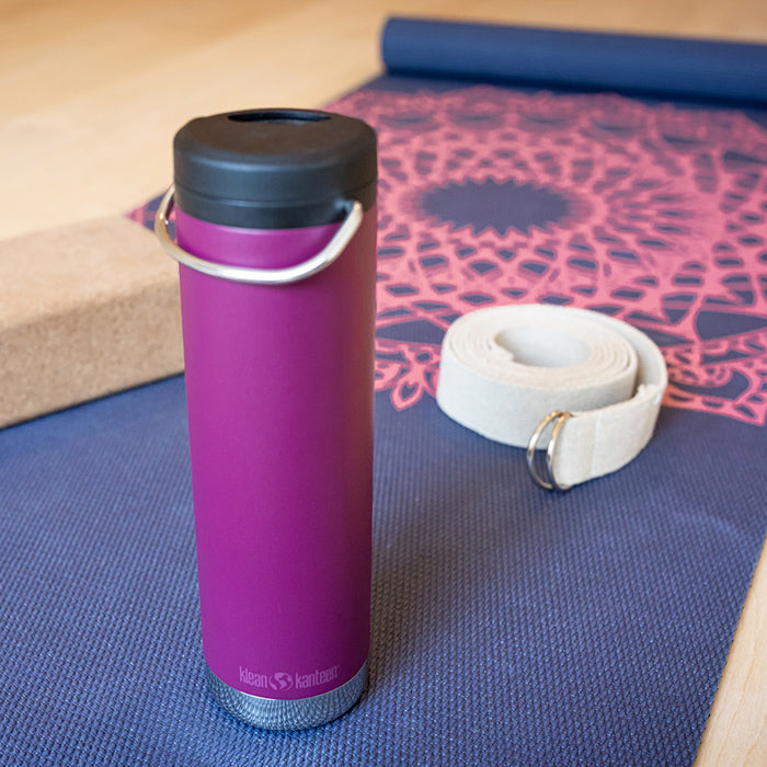 tkwide-twist-cap-with-straw-kit-z2 K20TKWPT-PP-T-TWIST-yoga_bottle_closed_lifestyle_a5ac6535-9c60-42bb-86fe-b94b5cef2b68.jpg