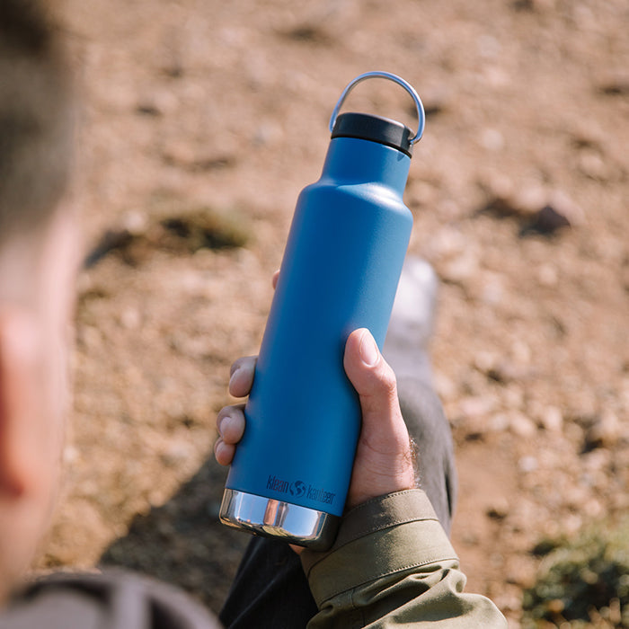 classic-loop-cap-h0 K20VCNPPL-RT-bottle_loop_cap_blue_lifestyle.jpg