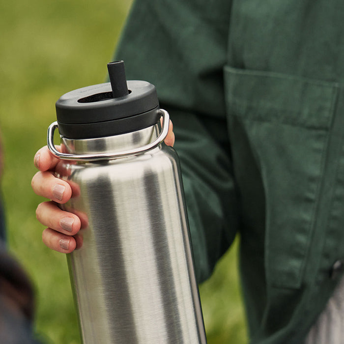 tkwide-twist-cap-with-straw-kit-z2 K32TKWSSL-BS-T-TWIST-32_oz_water_bottle_straw_cap_lifestyle_76e40be3-2488-47fa-afd0-c7d5ba075b15.jpg