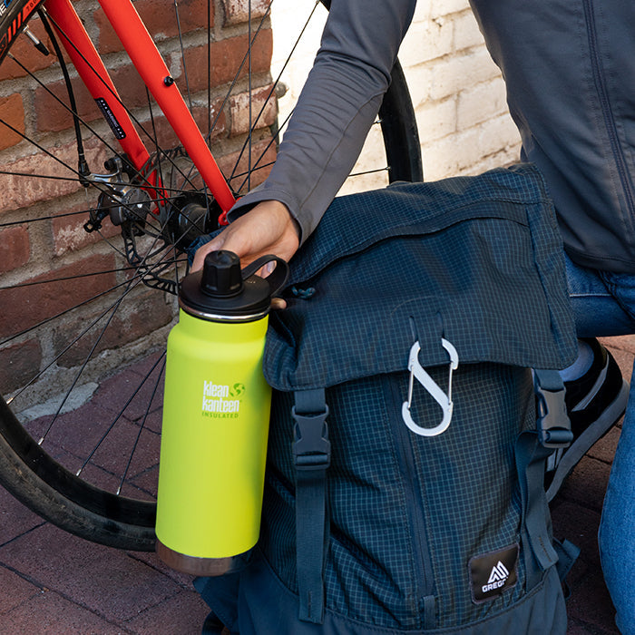 tkwide-chug-cap-e6 K32TKWSSL-JP-Bottle-Biking-Chug-Cap-lifestyle.jpg