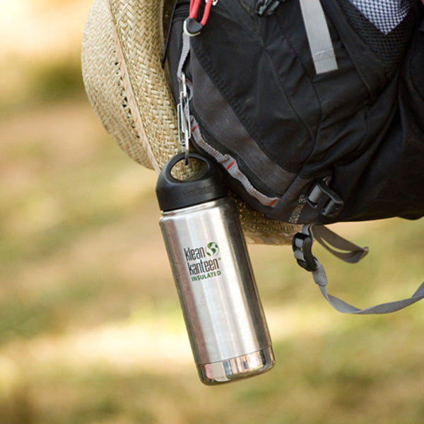 steel-s-biner-3-y7 carabiner_steel_bottle_backpack_lifestyle_dd4fef2d-f5d2-4f32-ac05-c706bd6b518e.jpg