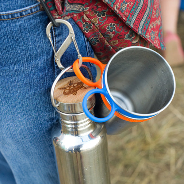 steel-s-biner-3-y7 carabiner_steel_clip_bottle_lifestyle_f9a2dad1-cd06-4894-b3ff-13476b2b5a87.jpg