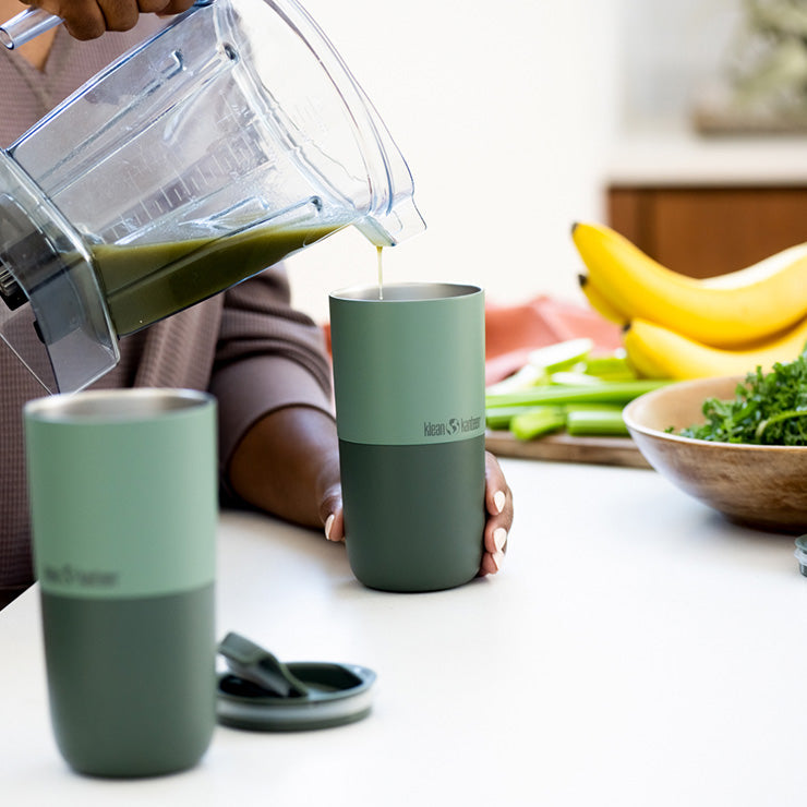 smoothie-set-n1 smoothie_kit_rise_tumbler_smoothie_pour.jpg
