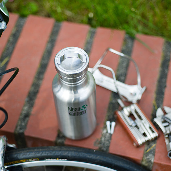 classic-steel-loop-cap-t5 stainless_bottle_cap_bike_parts_lifestyle.jpg