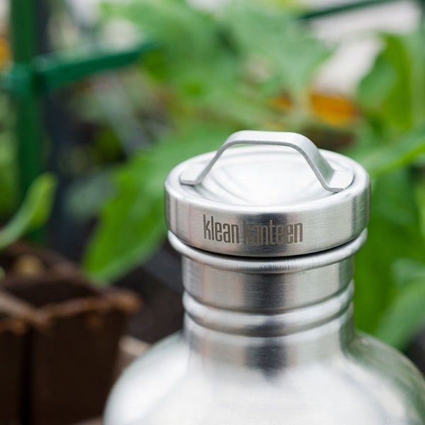 classic-steel-loop-cap-t5 stainless_cap_garden_lifestyle.jpg