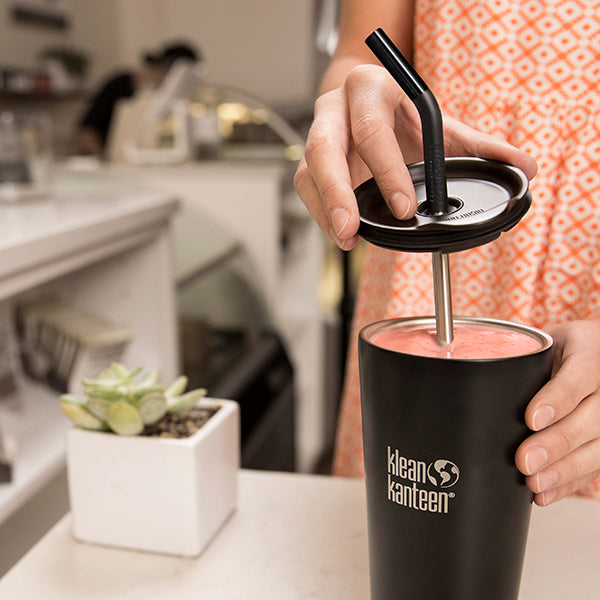 tumbler-straw-lid-with-straw-d1 steel_straw_smoothie-At-Counter-With-Lid_lifestyle_a071dbd2-9fd8-4eea-b04c-2a3732ff8612.jpg